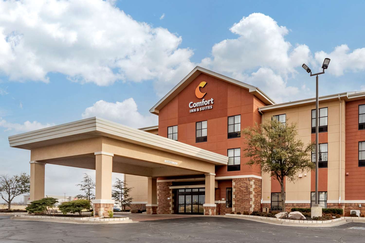 Spark by Hilton Shawnee Hotel 1/34