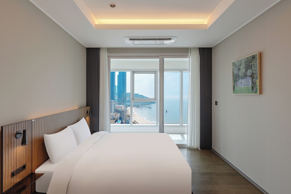 NewCZ Haeundae Residence 27/65
