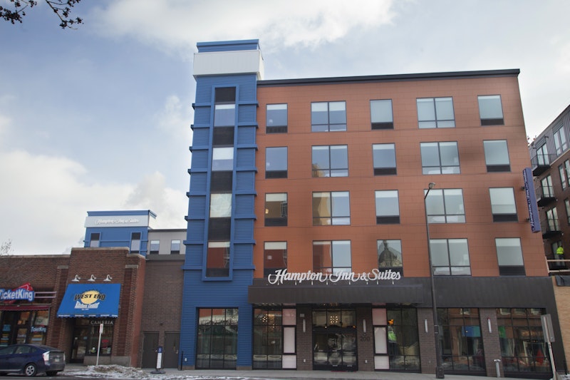 Hampton Inn Suites St Paul Downtown 2/70