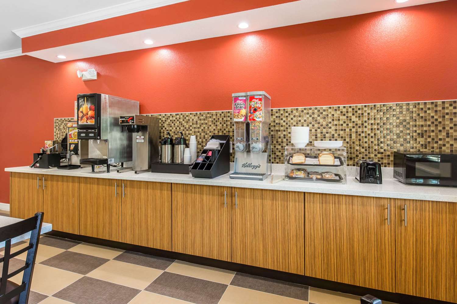 ECONO LODGE INN & SUITES SPRING - HOUSTON NORTH 10/24