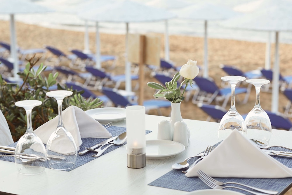Giannoulis - Santa Marina Beach Hotel 52/77