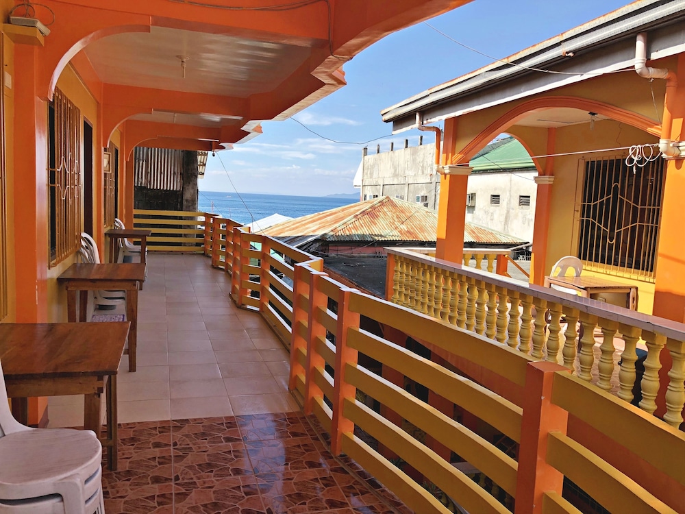 Queen Of Isle Restaurant And Cottages 6/23