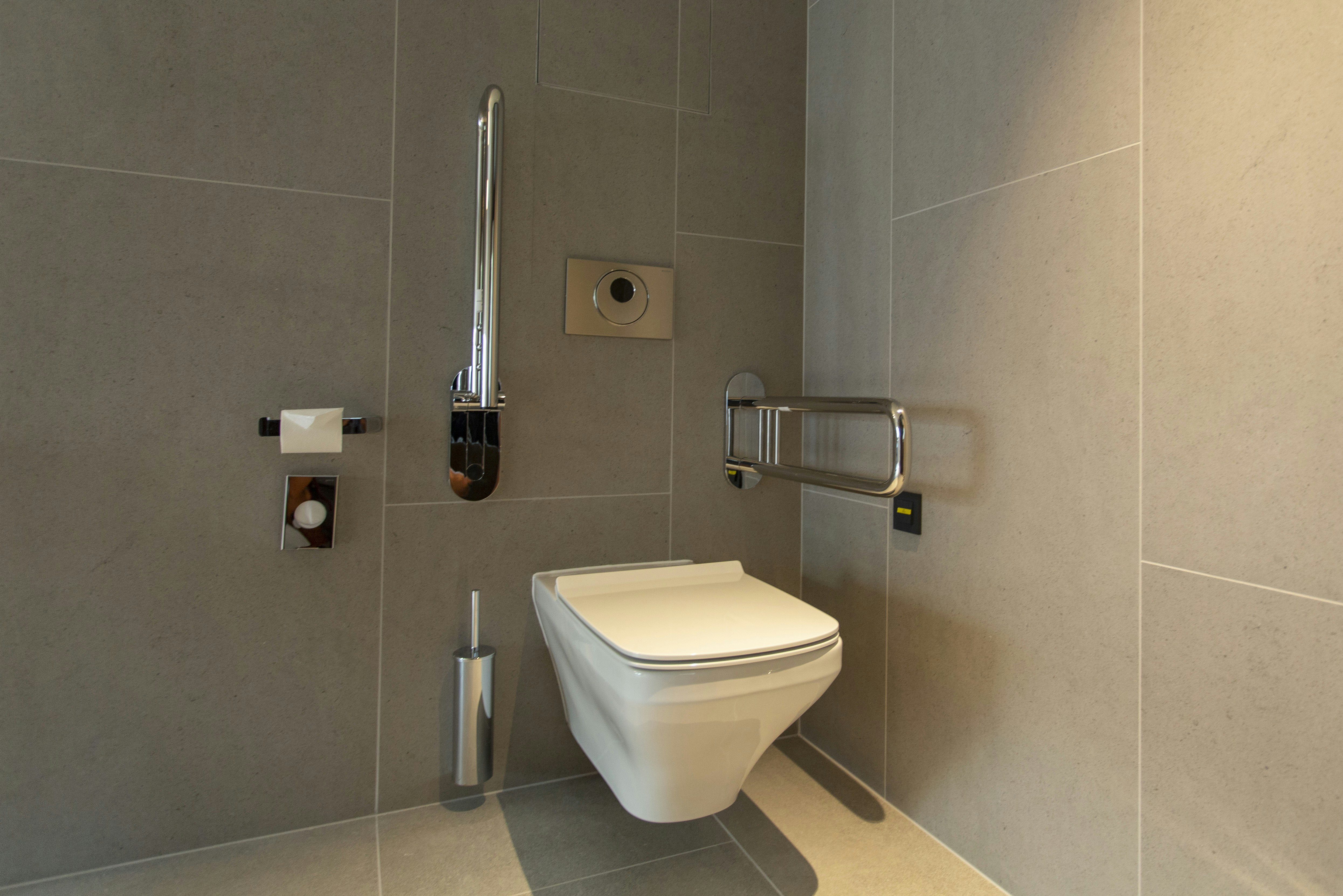 ROOM, KING BED, ACCESSIBLE