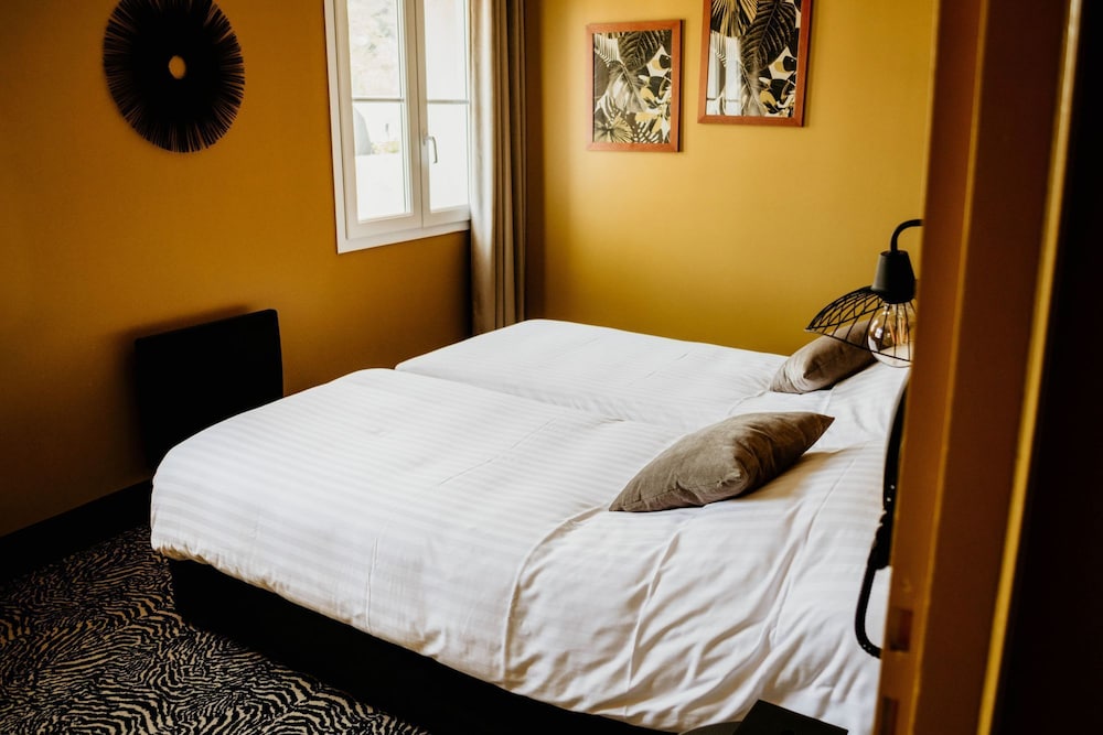 Deluxe, Suite, Double Bed