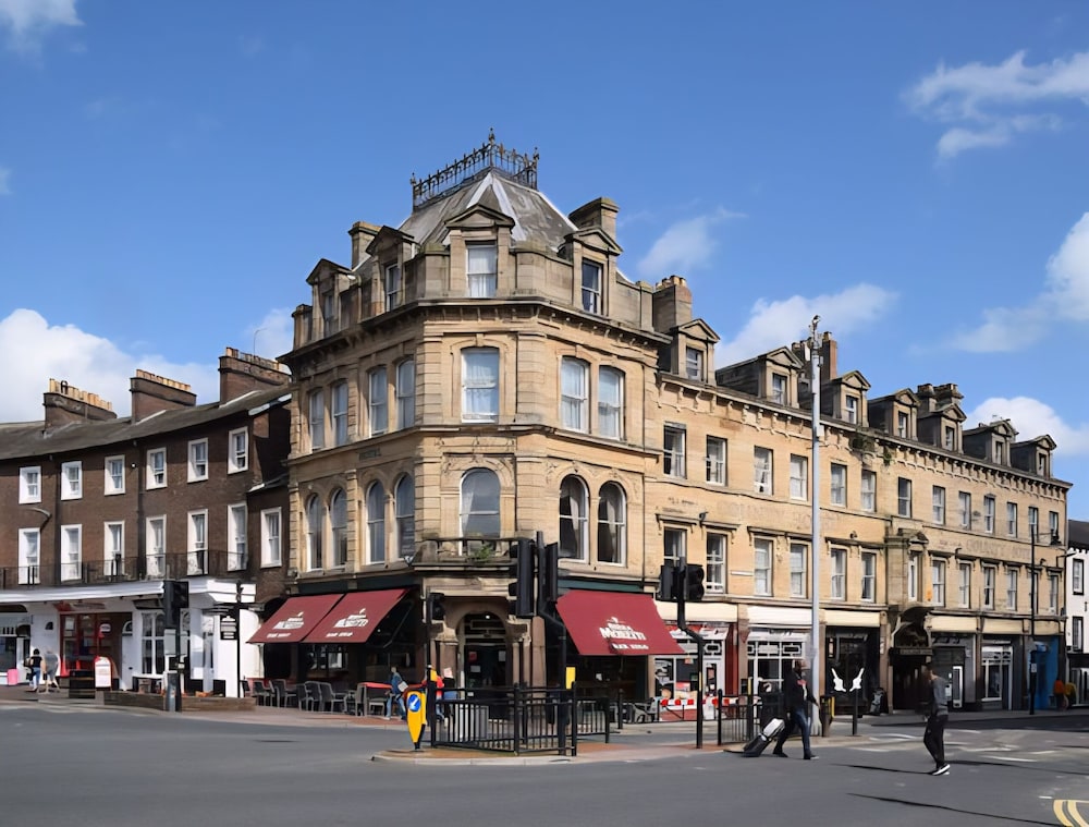 The County Hotel 57/62
