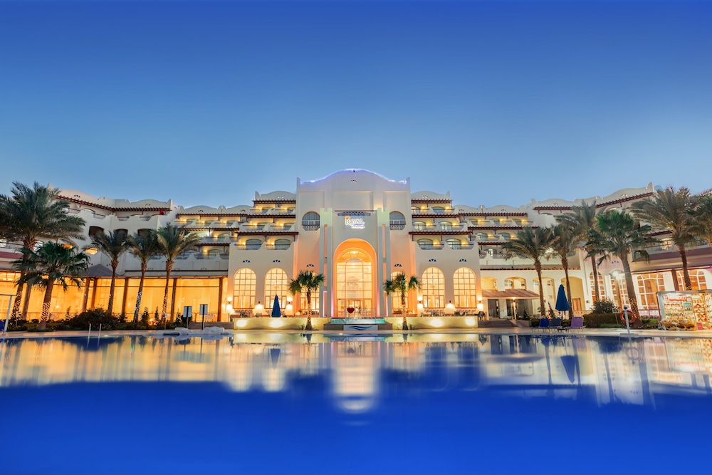 Royal Lagoons Aqua Park Resort And Spa 40/50