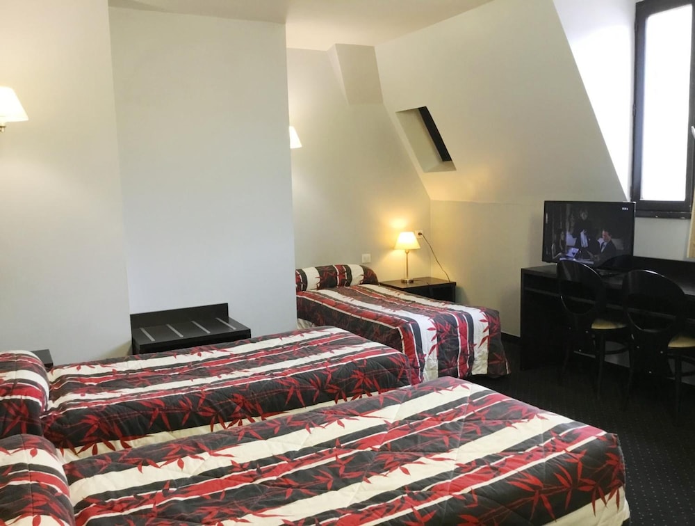 HOTEL ALLIANCE LOURDES 11/63