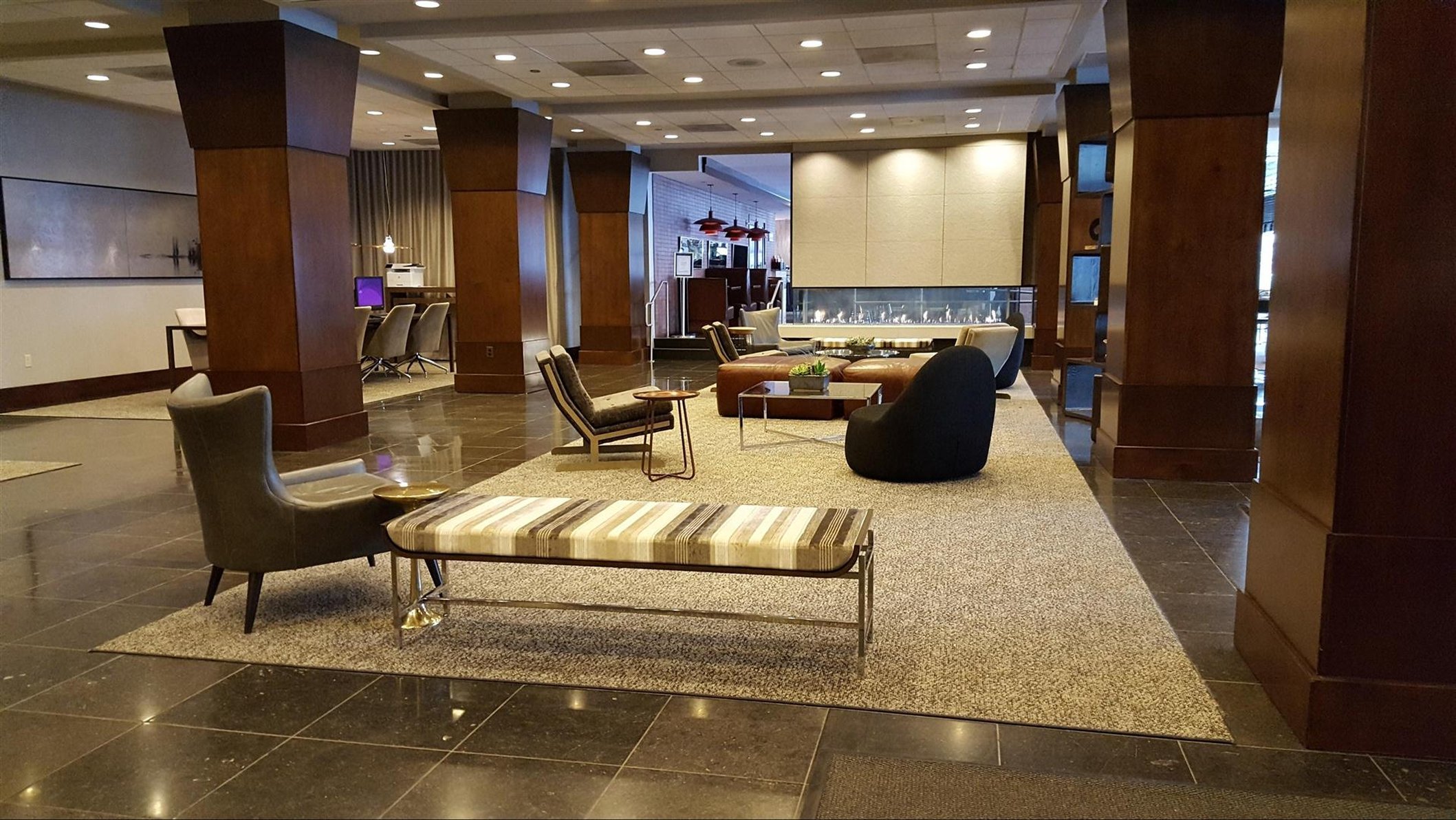 Crowne Plaza Chicago West Loop 37/55