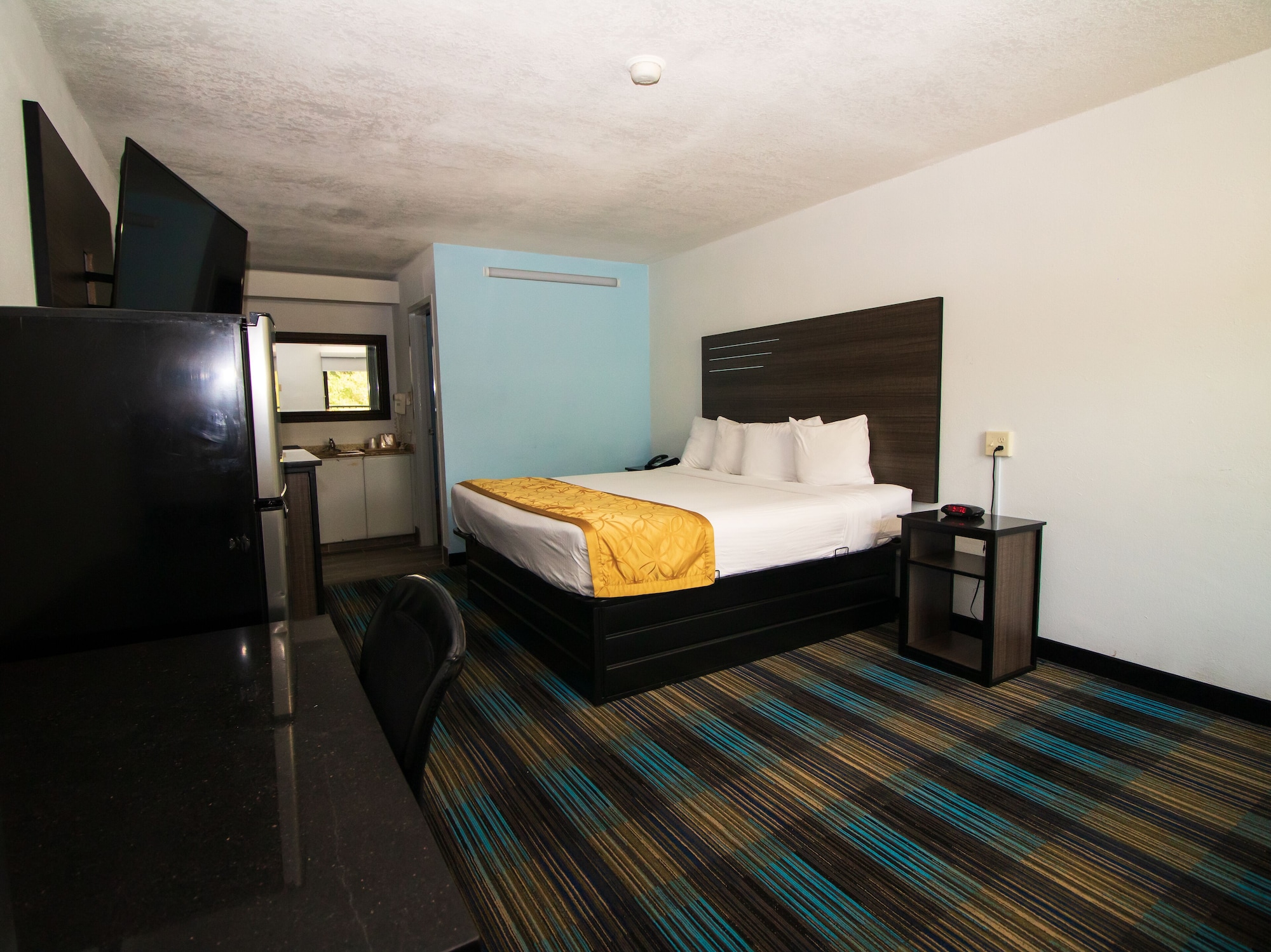 STANDARD, KING BED, ACCESSIBLE