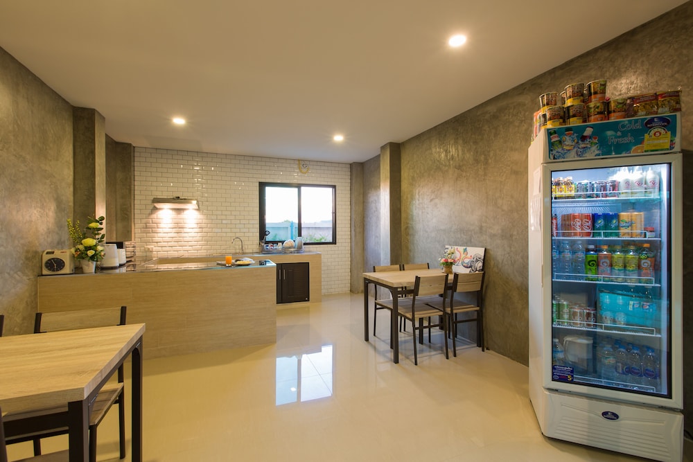 Phant At Thalang Service Apartment 27/32