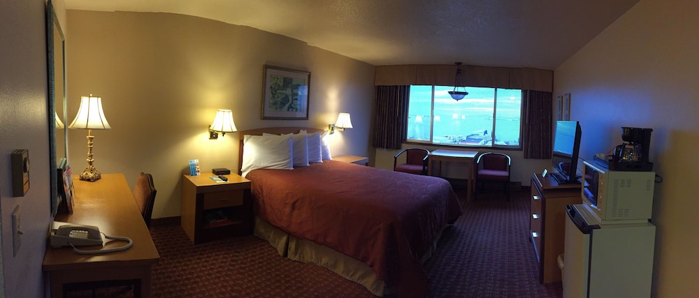 Port Angeles Inn 32/54