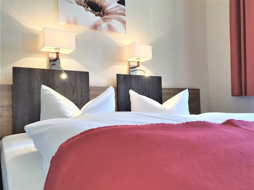 Melarose Feng Shui Hotel 34/64