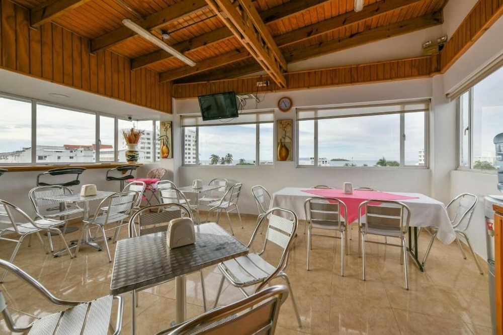 Hotel Grand Caribe 24/33