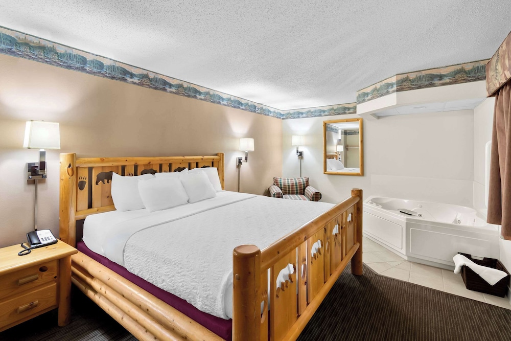 Quality Inn Ladysmith, WI 15/46