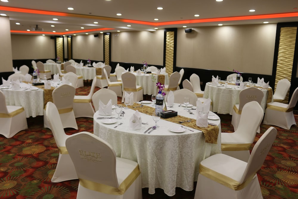 Elite Crystal Hotel 69/75