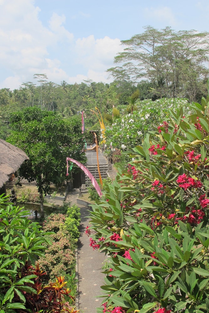 TANAH MERAH RESORT 60/69