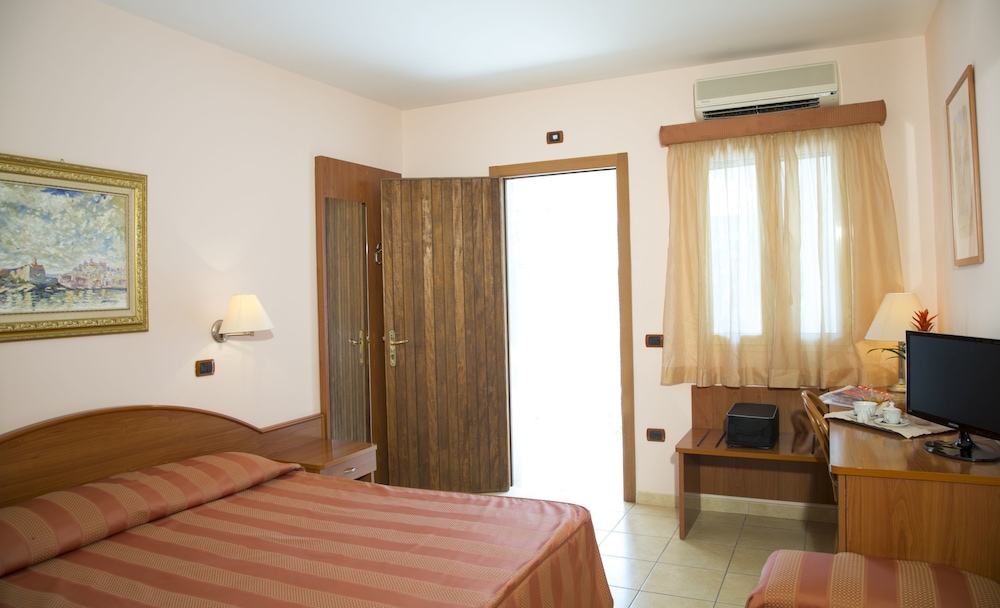 Garden Hotel Ripa 19/68