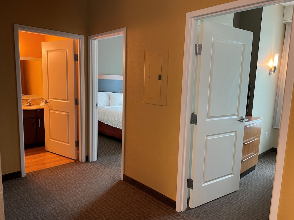 TownePlace Suites Orlando at Flamingo Crossings Town Center/Western Entrance 29/69