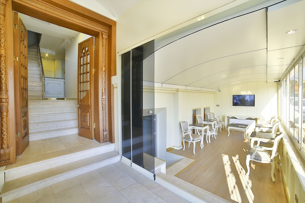 Nayla Palace 20/51
