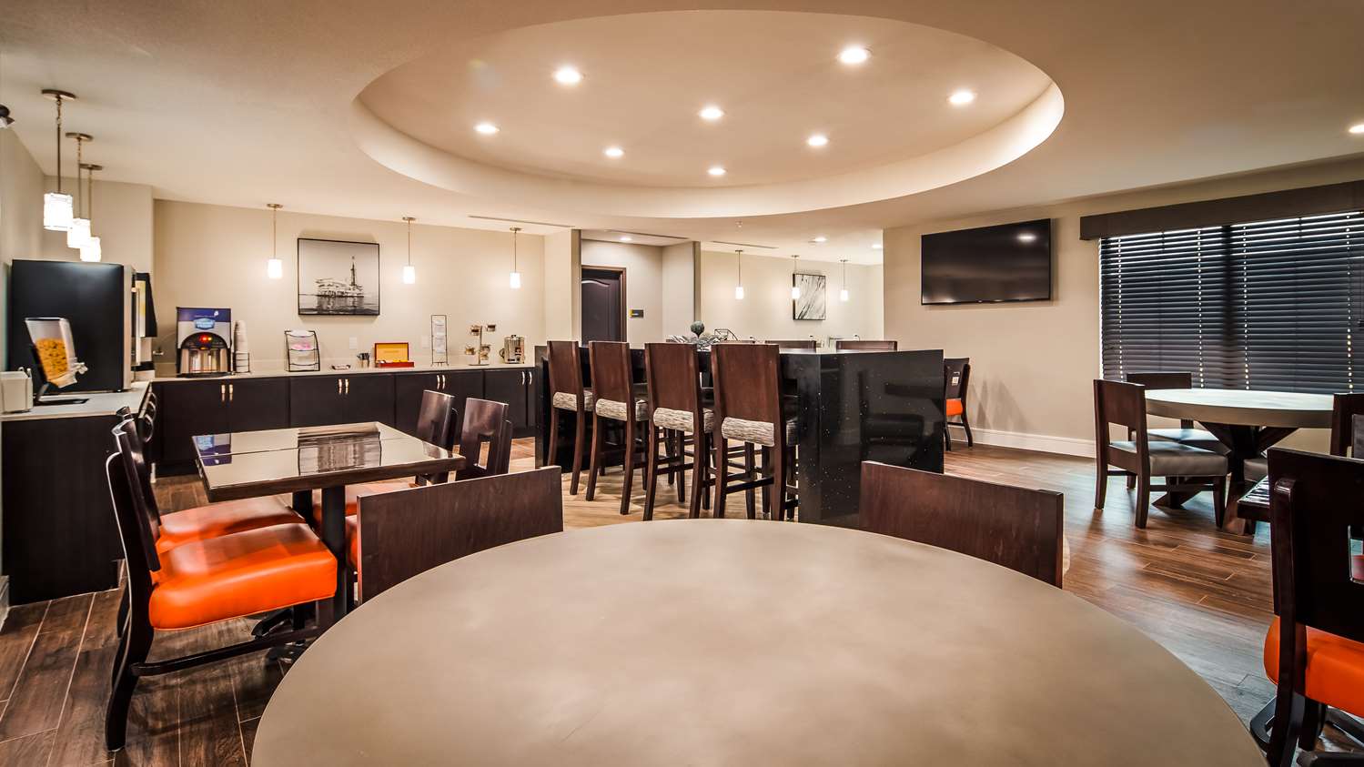 Best Western Plus Bay City Inn & Suites 34/44