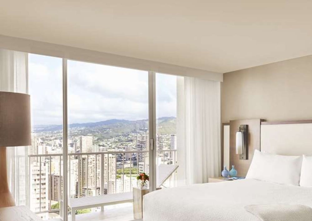 Alohilani Resort Waikiki Beach 28/67