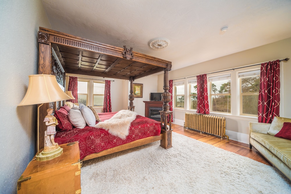 Dashwood Manor Seaside Bed & Breakfast 11/50