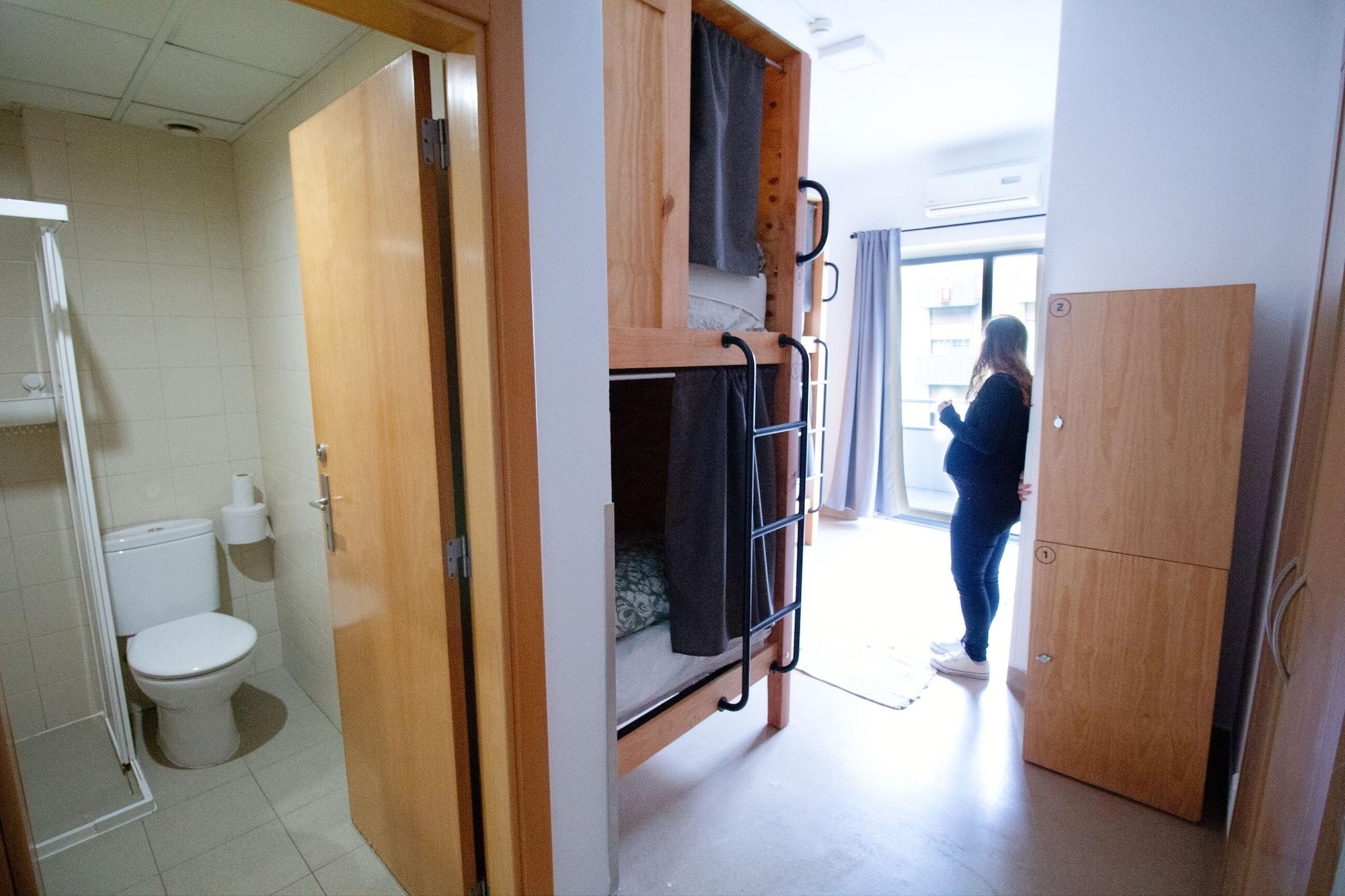Mixed Dorm, 4 People, Balcony، Wot Nomad Social 2/2