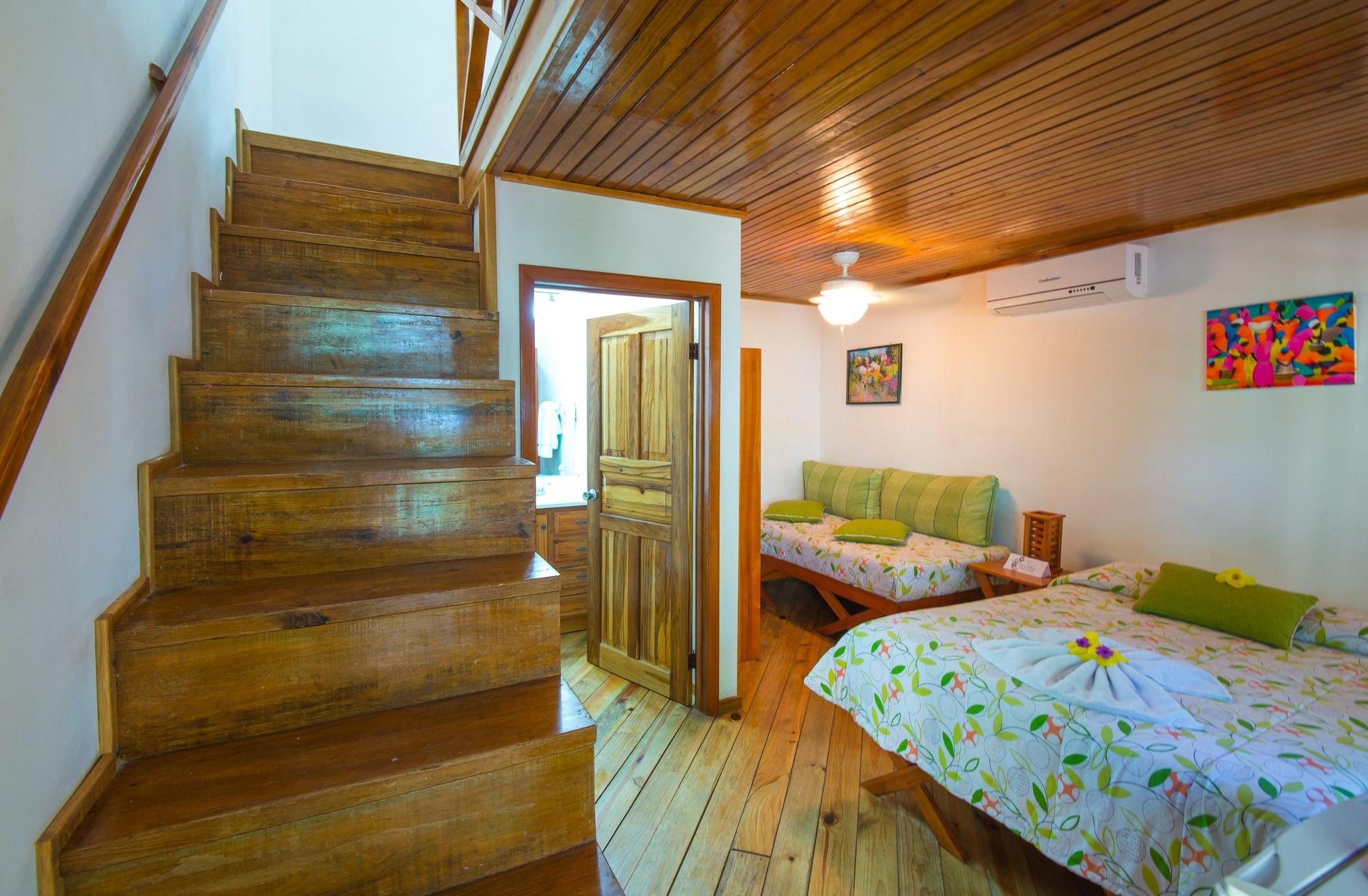 Family, Bungalow