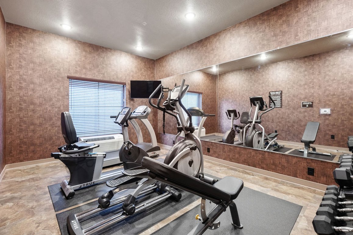 Cobblestone Hotel & Suites - Mosinee 10/23