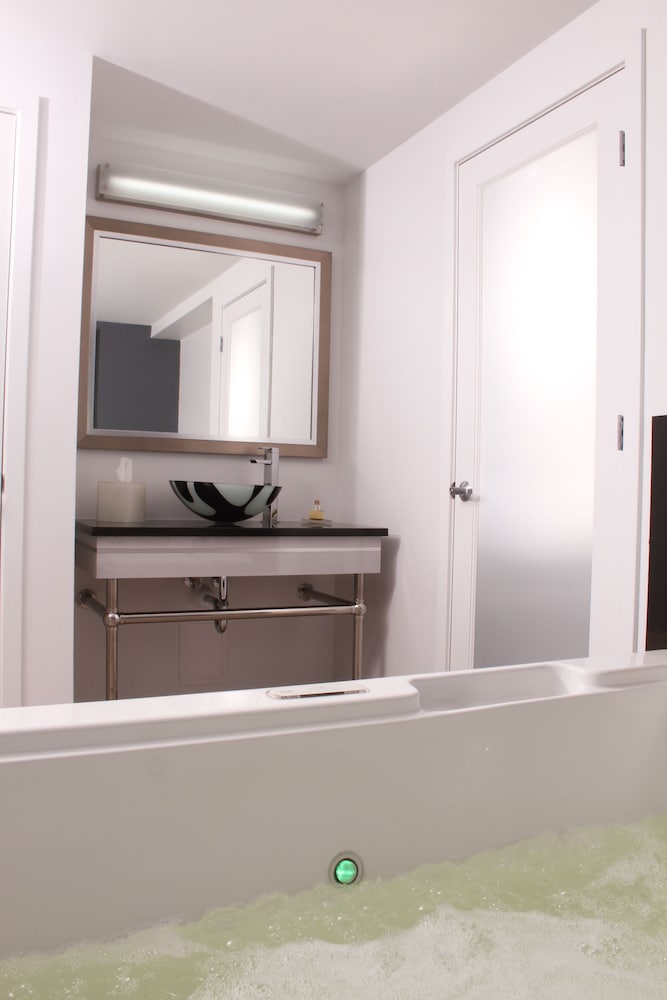 Lotus Boutique Inn Suites 15/57