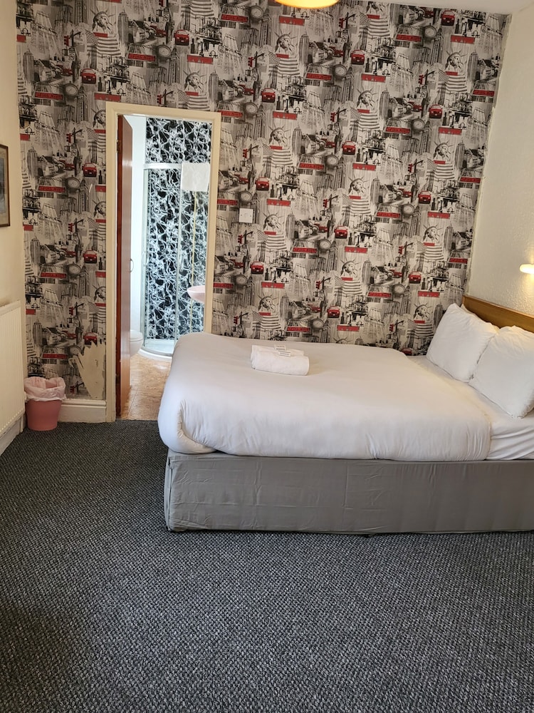 Tulip Hotel 48/51