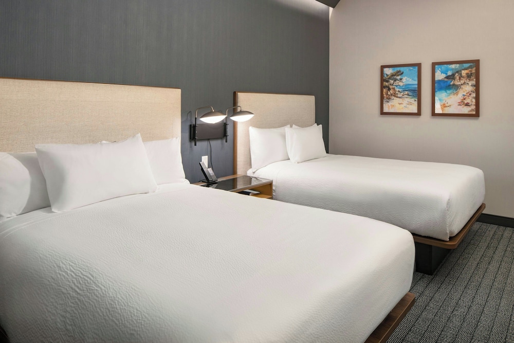 Room, 2 Queen Beds, Balcony