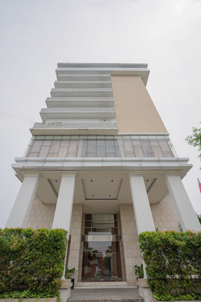 Hotel The Capital Surabaya 2/50