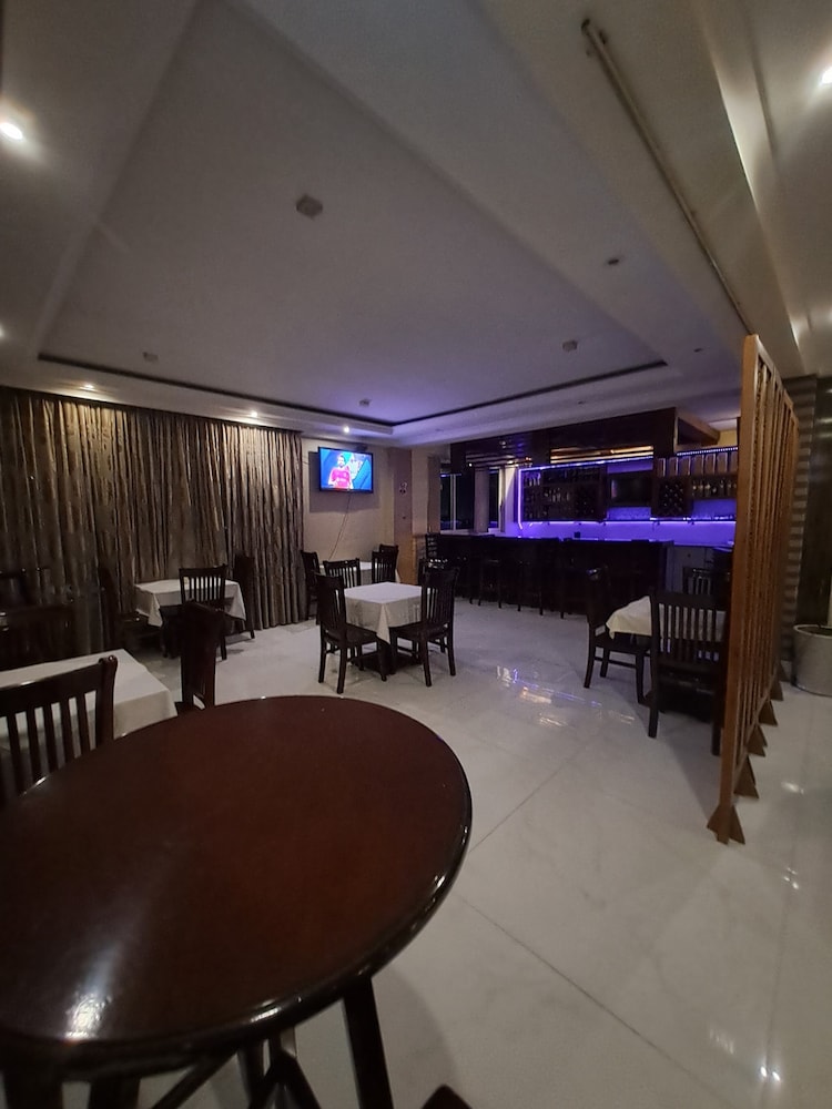 Park Lane Addis Hotel 34/35