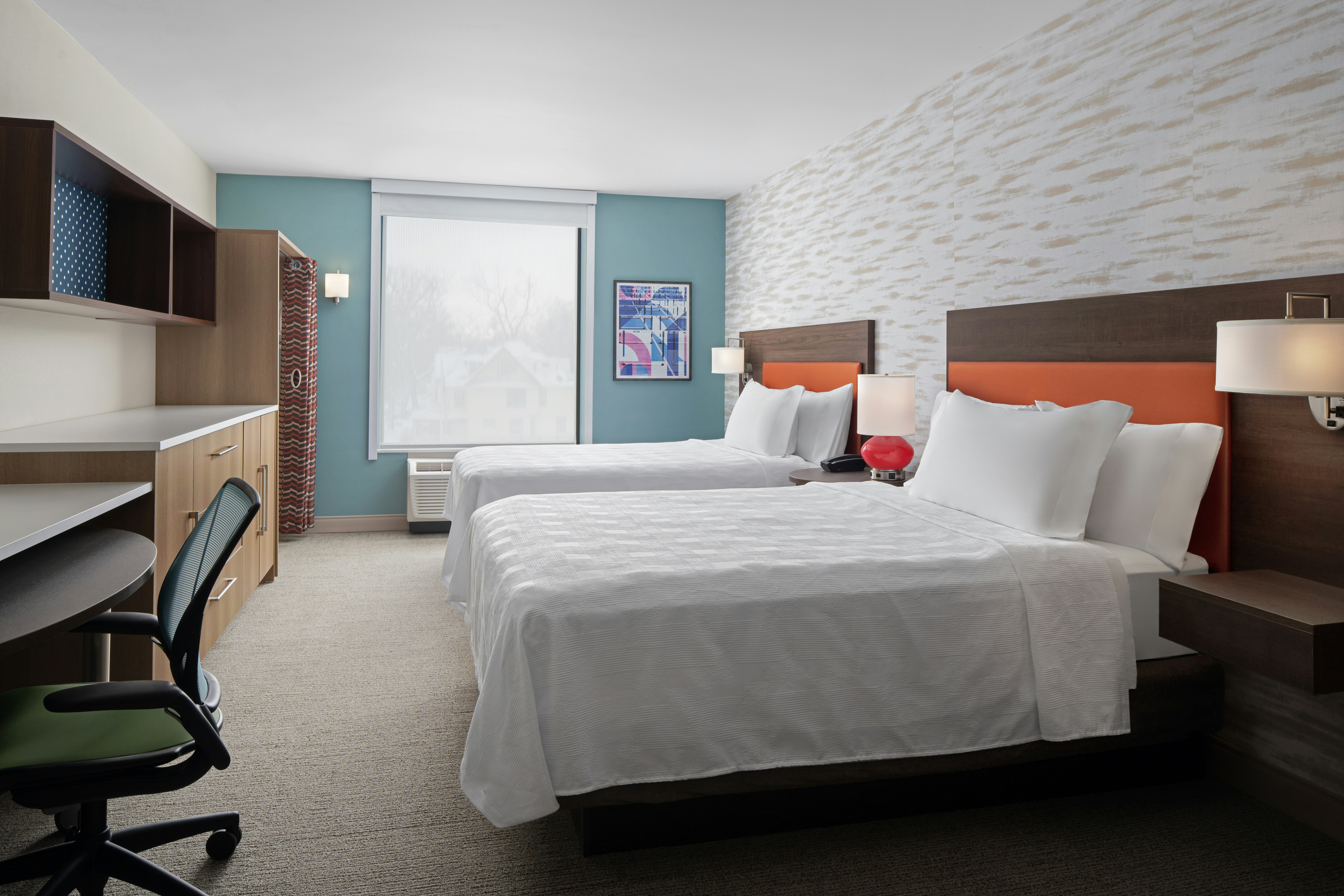 STUDIO, 2 QUEEN BEDS
