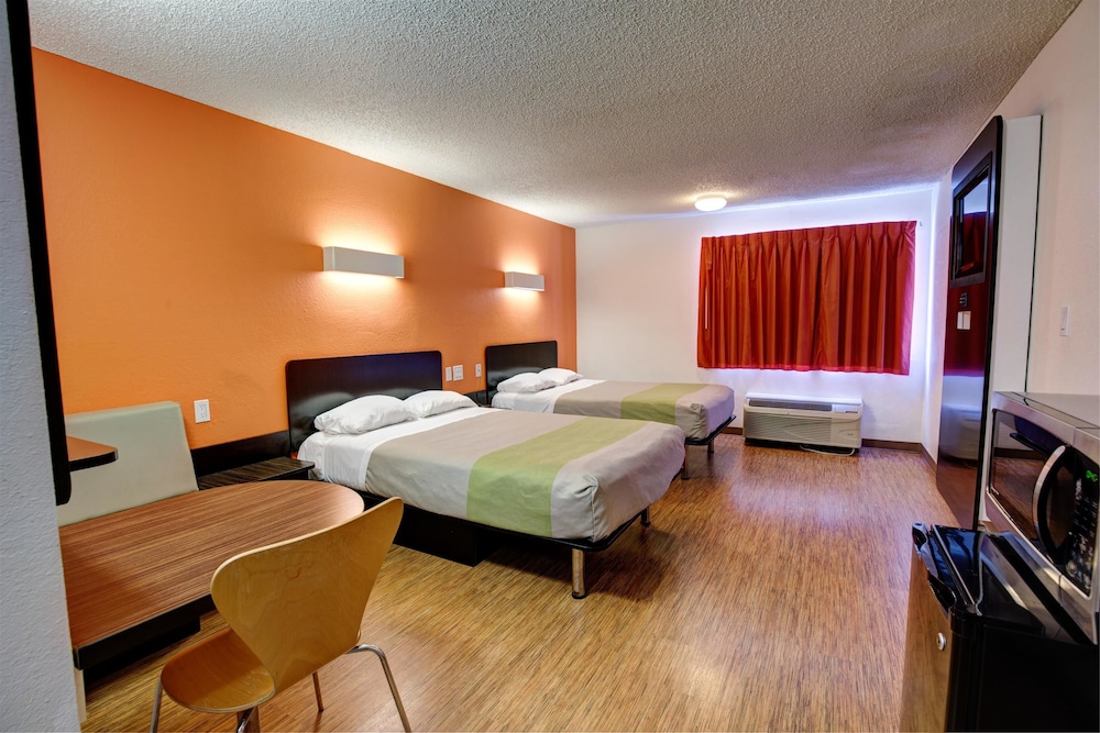 Executive Inn & Suites Hobby 11/29