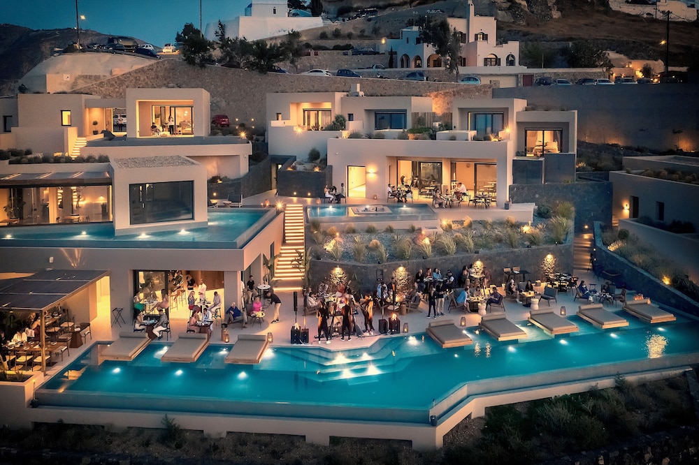 North Santorini Luxury Spa Hotel 5/50