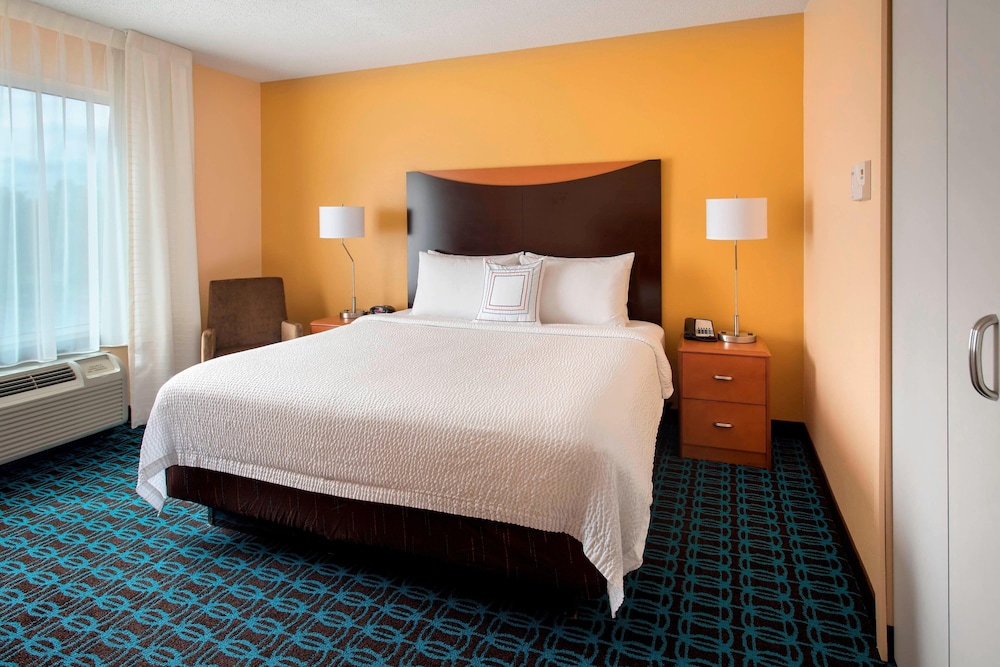 Room at Fairfield Inn Suites Verona, VERONA - NY