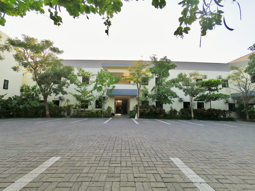 Hotel Transit Pasuruan 39/43