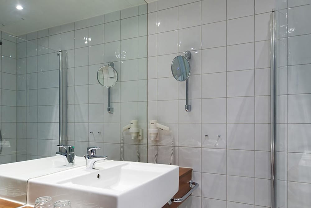 Quality Hotel Grand Kristiansund 12/38