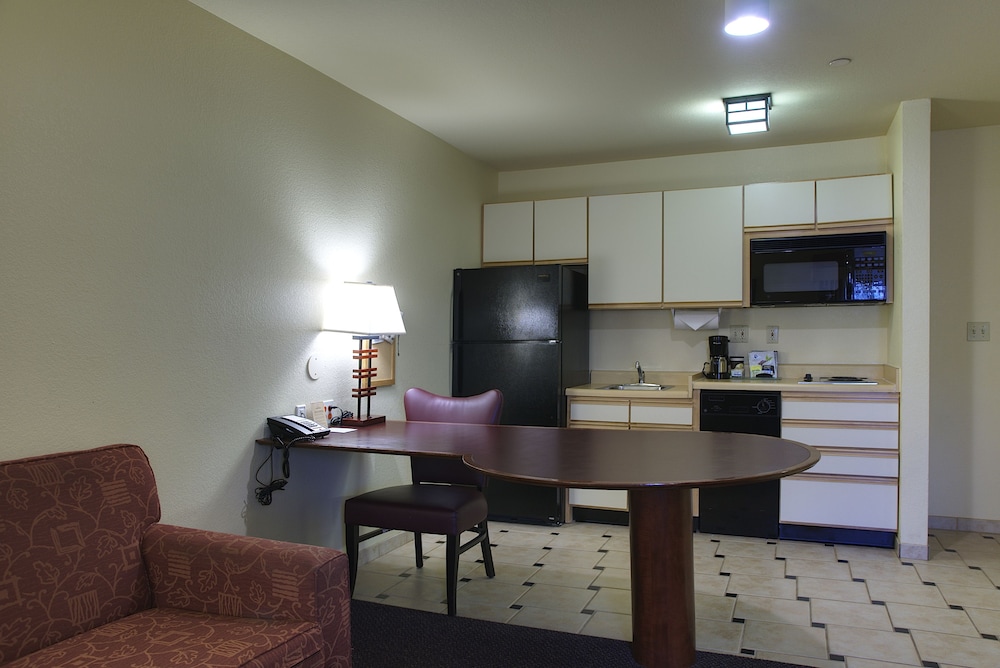 Larkspur Landing Hillsboro - An All-Suite Hotel 32/52