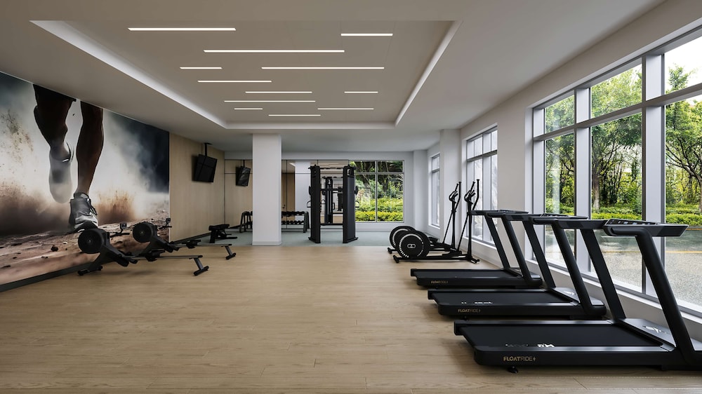Hyatt Place Montreal Airport 24/50