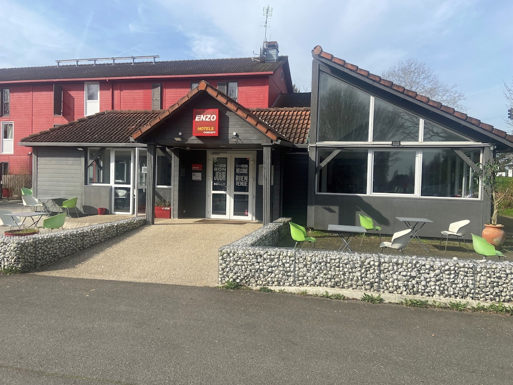Enzo Hotels Trappes by Kyriad Direct 7/50