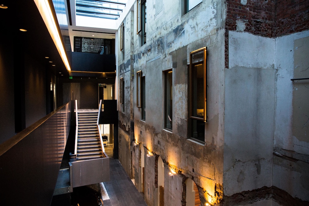 The Melbourne Hotel 6/69