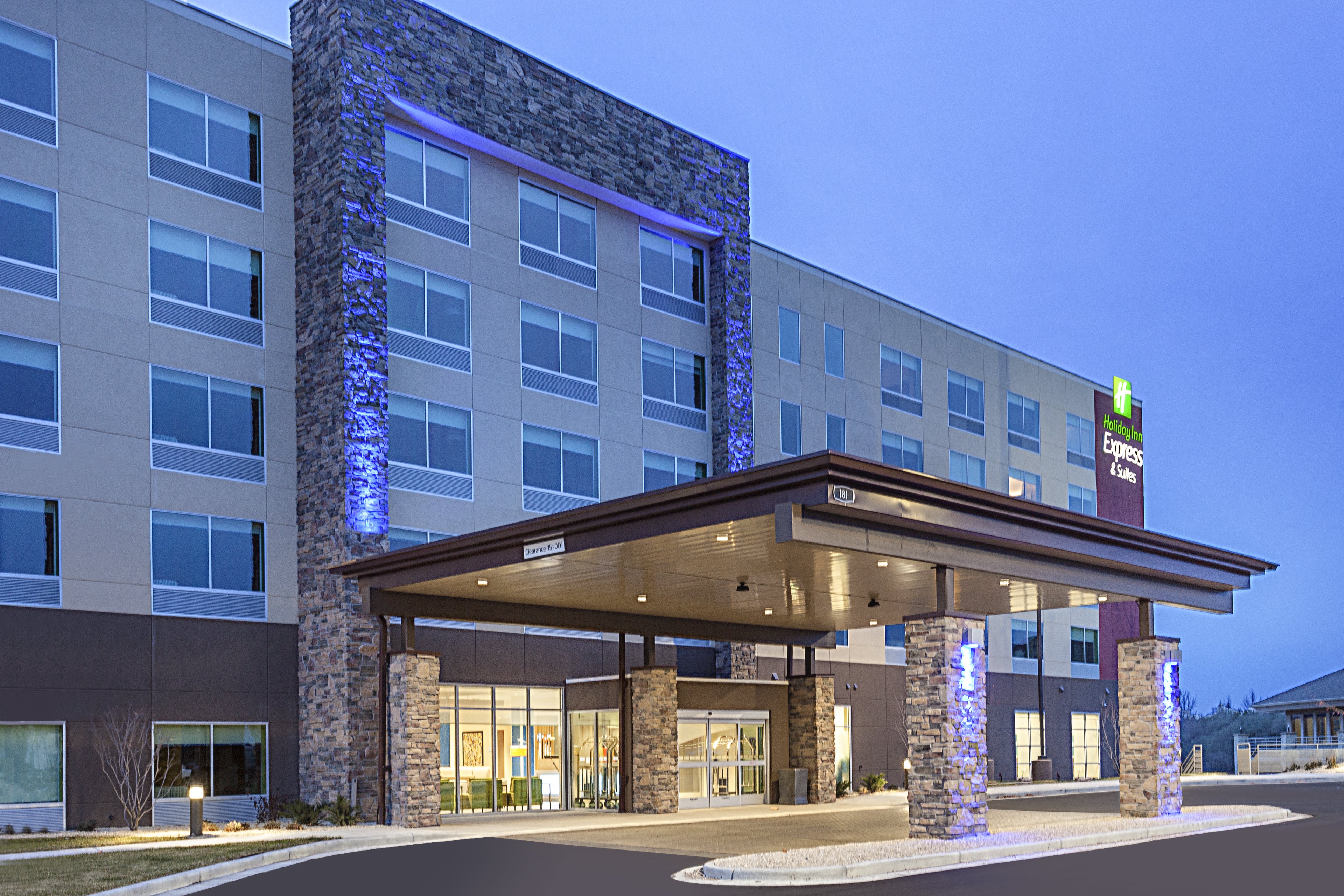 Holiday Inn Express And Suites Hudson I 94 30/35