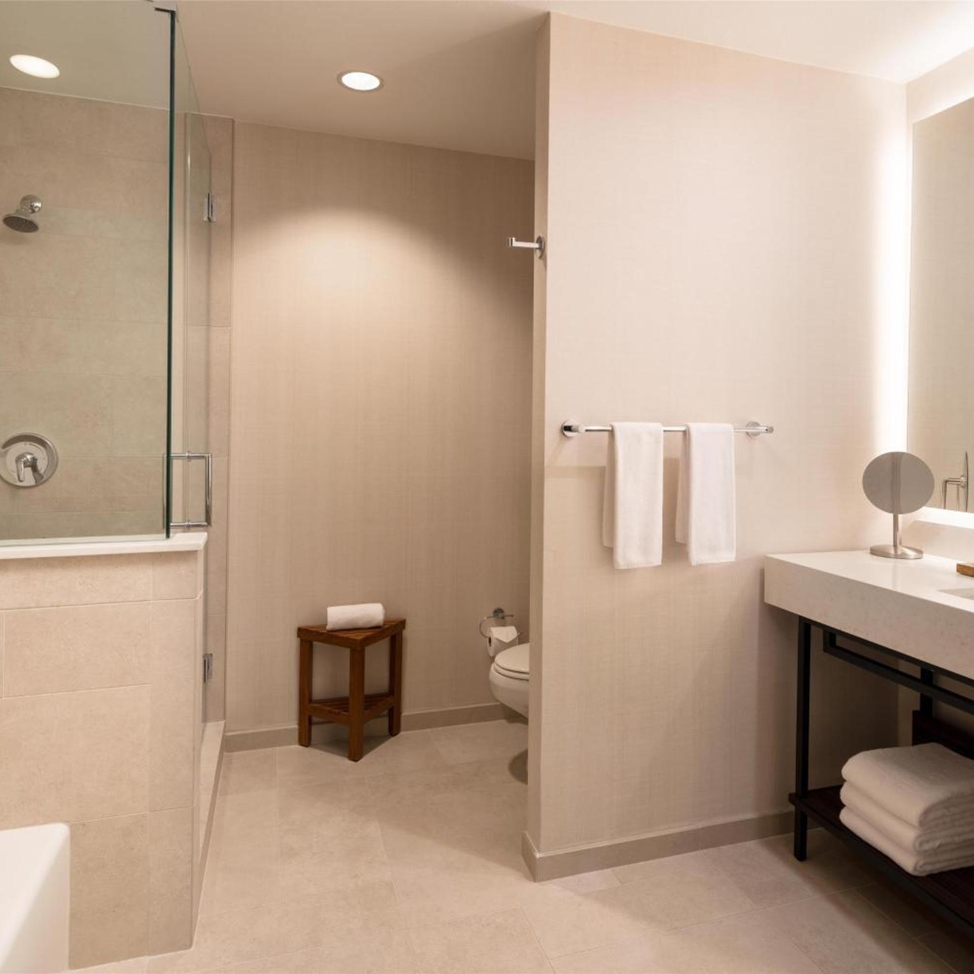 غرفة متصلة، Hyatt Regency Lost Pines 3/3