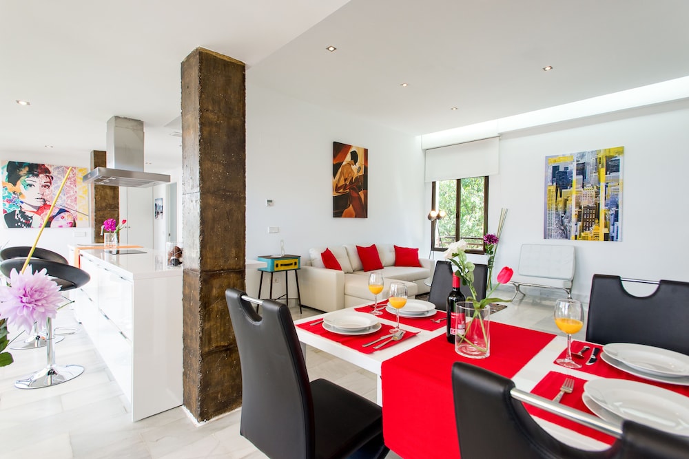 The Zentral Suites & Apartments 45/75