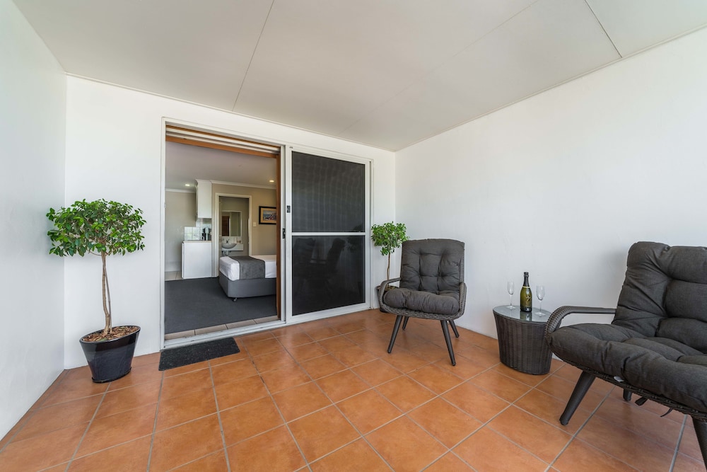 The Cosmopolitan Motel Serviced Apartments 24/48