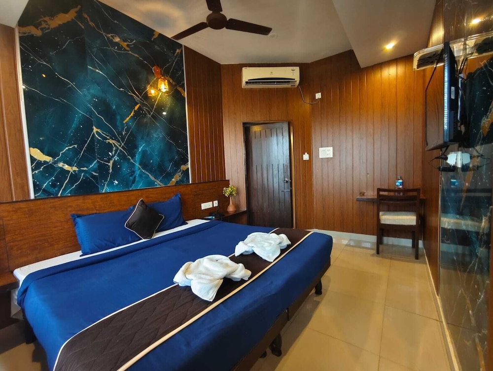 OYO Rooms off Aurobindo Ashram 30/65