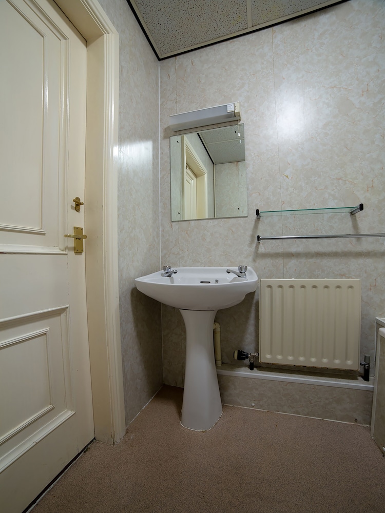 George Hotel Burslem Stoke-on-Trent 28/42